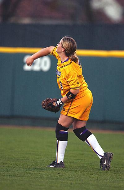 Softball stomps JSU in sweep