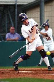 No. 3 Softball team to face Ole Miss Rebels