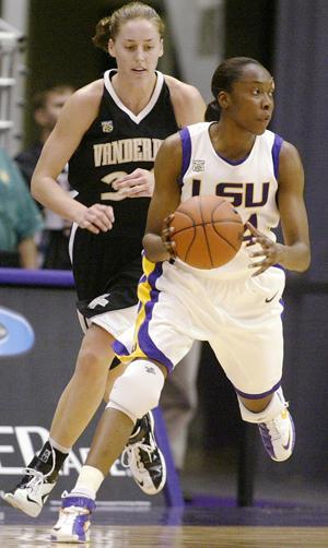 Senior forward Ashley Thomas looks to pass during the Lady Tigers' 62-51 win against Vanderbilt. Thomas is one of five seniors who starts for No. 9 LSU