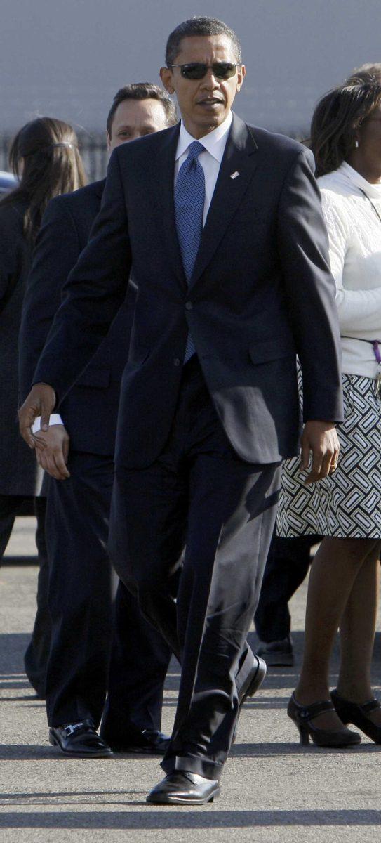 President-elect Obama arrives at Washington&#8217;s Ronald Reagan National Airport prior to meeting with President Bush on Monday.