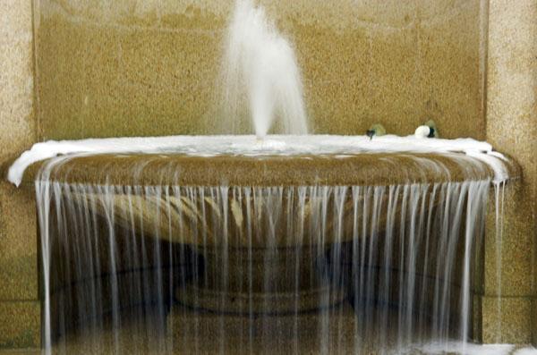 Dodson fountain bubbles