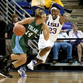 LSU junior guard Allison Hightower defends Tulane senior guard Megan Valicevic during the Lady Tigers&#8217; 63-47 victory over the Green Wave.