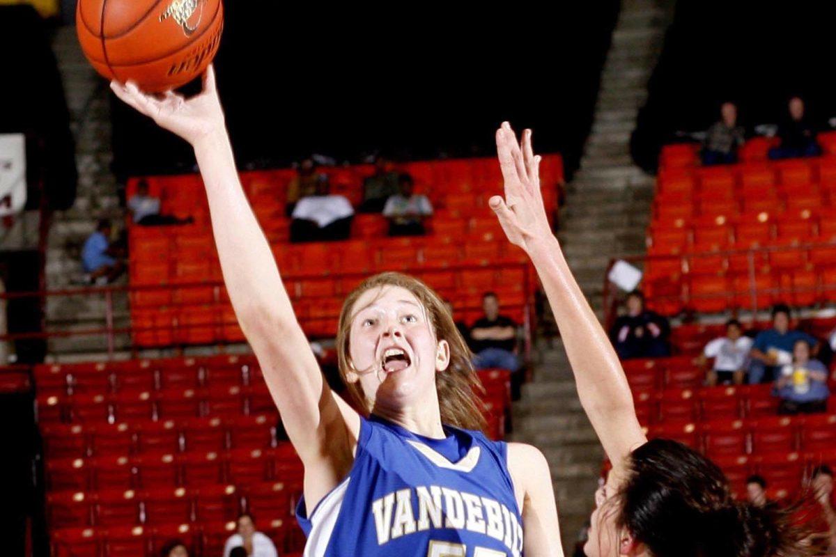 Vandebilt Catholic High School center Theresa Plaisance committed to play basketball at LSU on July 3. She is the second commitment in the Lady Tigers&#8217; 2010 class.