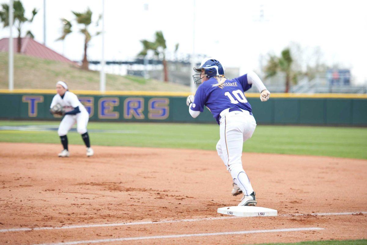 LSU junior Ashley Applegate (10) takes a lead off first base March 21 during the Tigers&#8217; 4-0 win against Auburn. LSU will face Nicholls on Wednesday in Thibodaux.