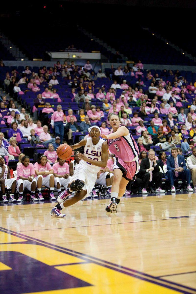 Former LSU guard Allison Hightower runs down the court during the Tigers&#8217; 55-39 win Feb. 18 against Vanderbilt in the PMAC. She now plays for the Connecticut Sun.