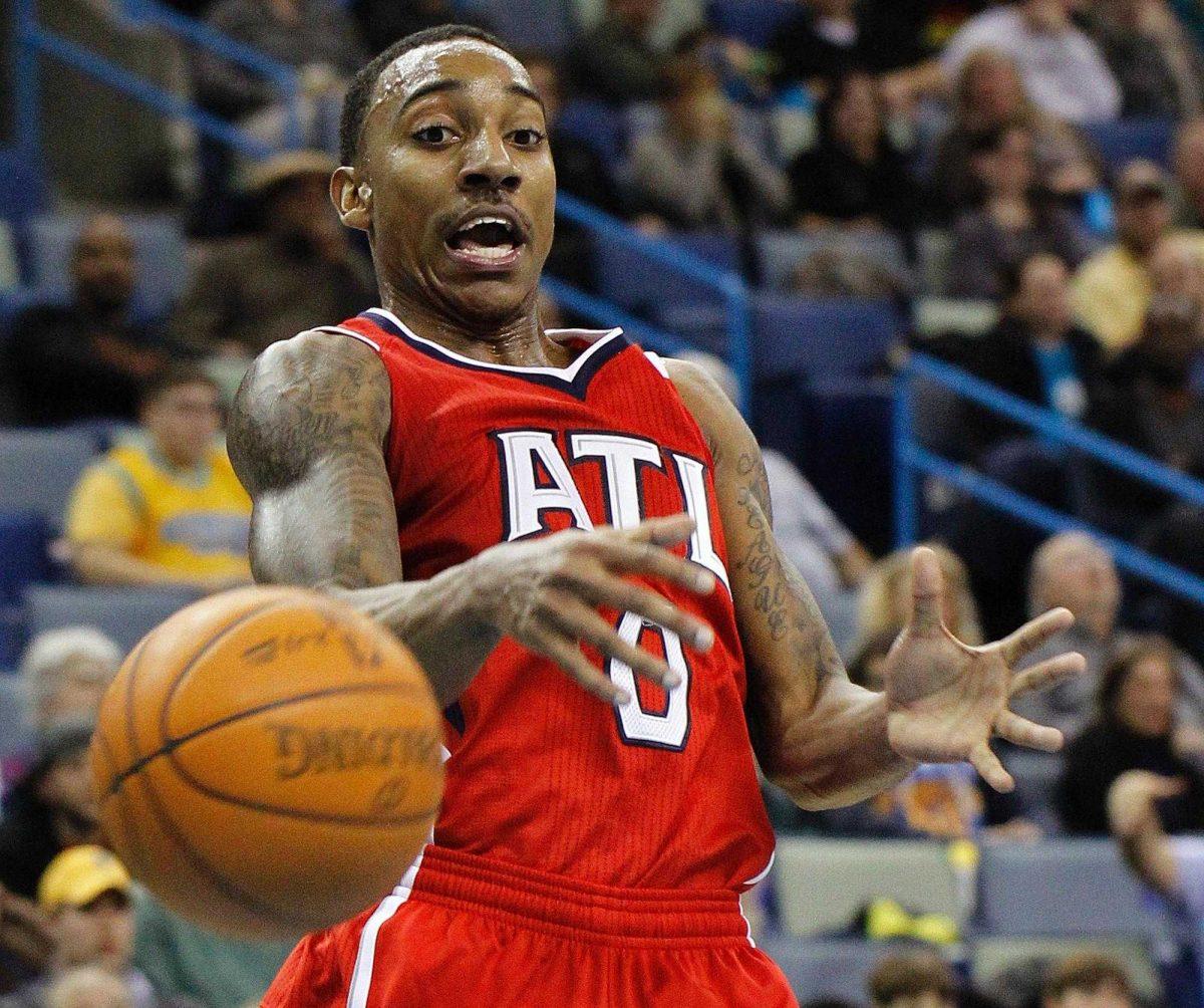 Atlanta Hawks&#8217; gaurd Jeff Teague loses the ball Sunday during the second half of Atlanta&#8217;s 94-72 win over the New Orleans Hornets in New Orleans.