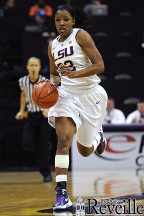 LSU senior forward Courtney Jones (22) drives down the court Jan. 12 during the Tigers&#8217; 58-48 victory against South Carolina at the PMAC.