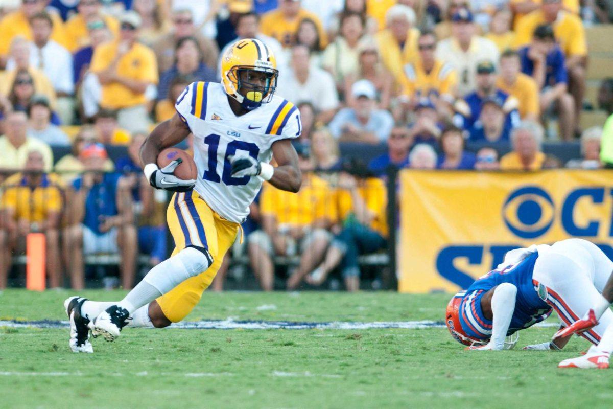 Senior wide receiver Russell Shepard carries the ball Oct. 8, 2011, in LSU&#8217;s win against Florida.