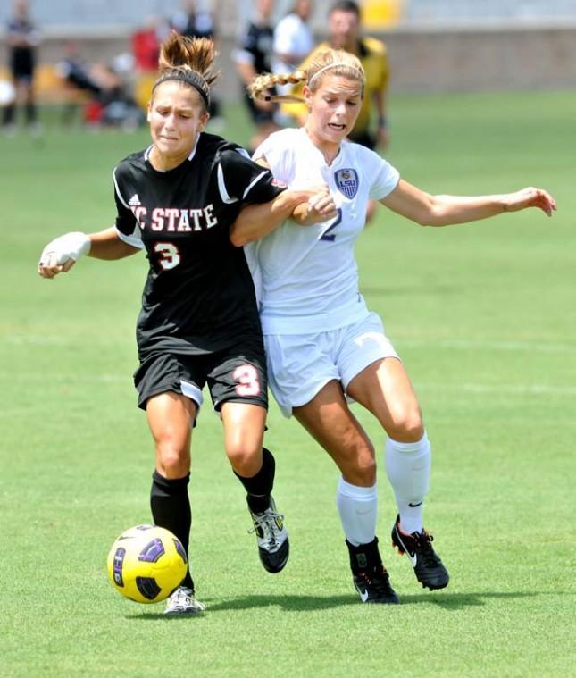 Soccer: North Carolina State, goalie shut down LSU, 2-1