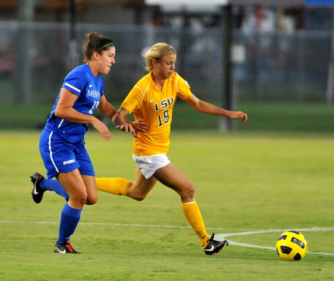 Soccer: Tigers claw past Memphis, 2-1