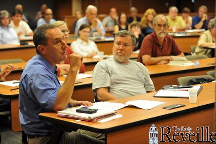 Faculty Senate resolutions go through long process