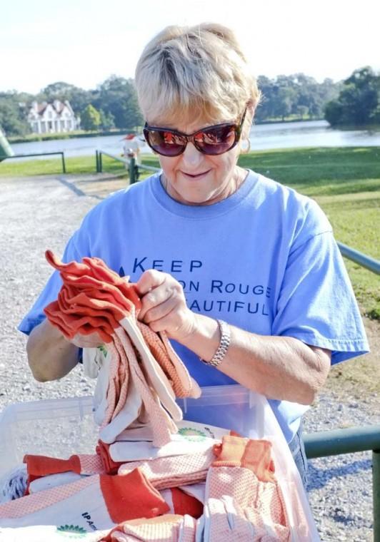 Keep Baton Rouge Beautiful cleans up LSU Lakes