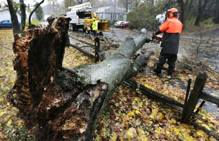 Students&#8217; families prepare for superstorm Sandy