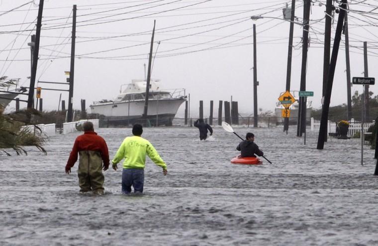 Students&#8217; families prepare for superstorm Sandy