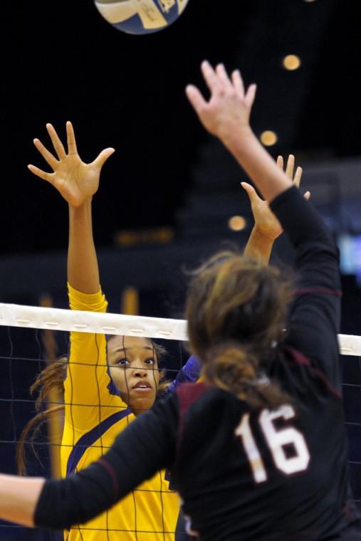 Volleyball: LSU beats South Carolina in straight sets