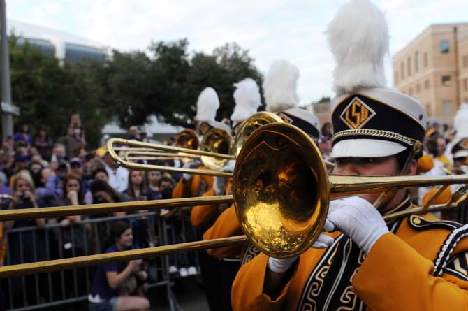 LSU beats Mississippi State 37-17