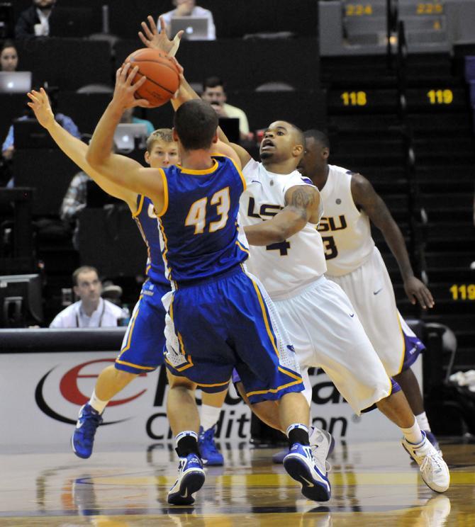 Tigers down Gauchos 77-63