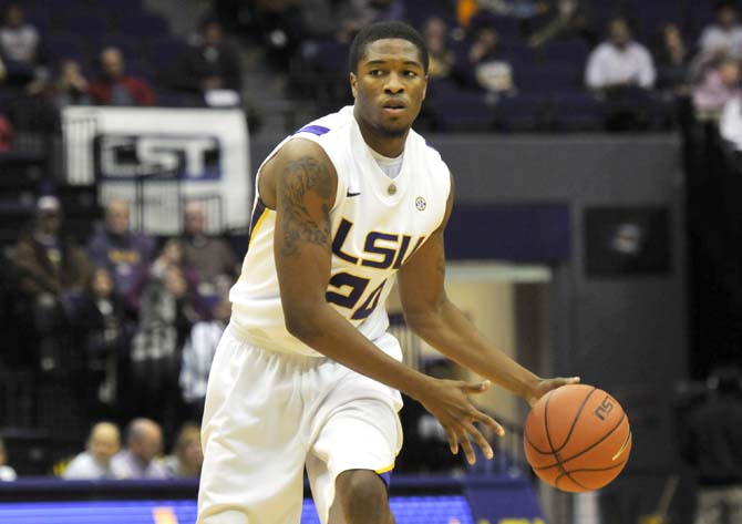 Men's Basketball: Tigers rout McNeese, 73-48