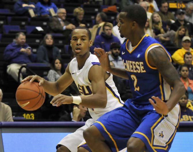 Men's Basketball: Tigers rout McNeese, 73-48