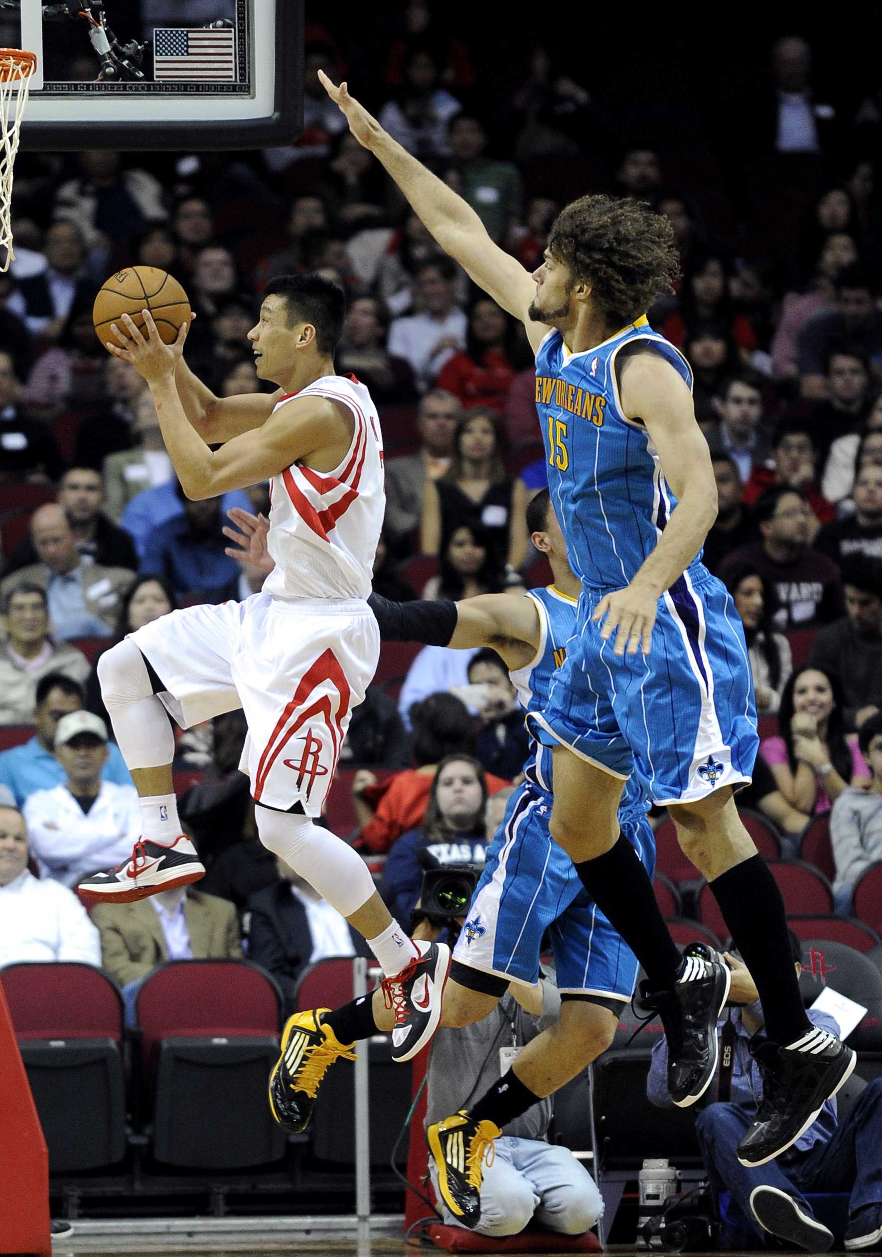 NBA: Harden scores 30, Rockets beat Hornets