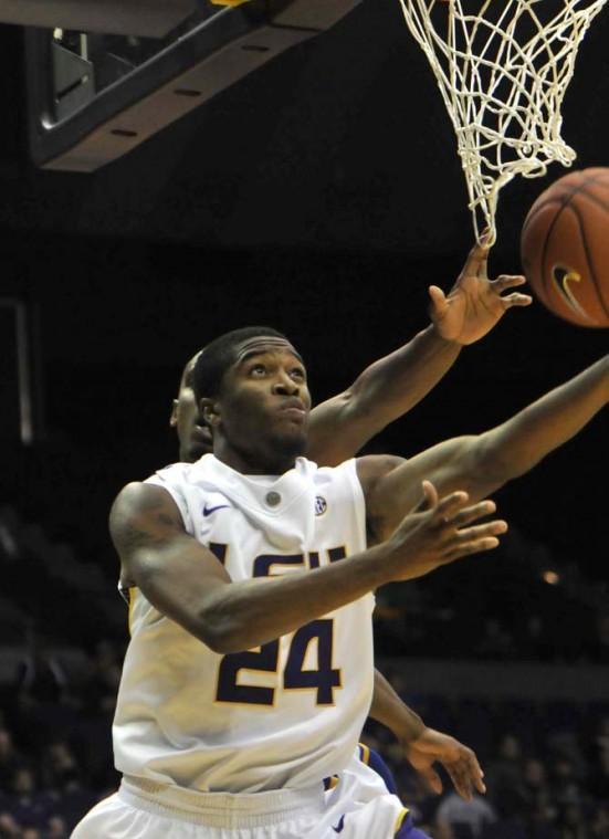 Men's Basketball: Tigers rout McNeese, 73-48