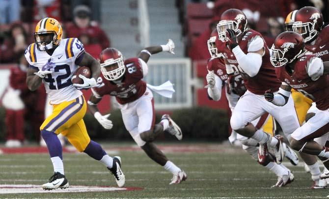 LSU defeats Arkansas, 20-13