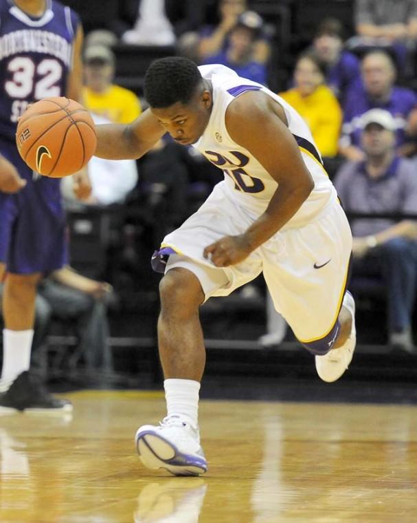 Men's Basketball: Tigers survive Demons, 102-95