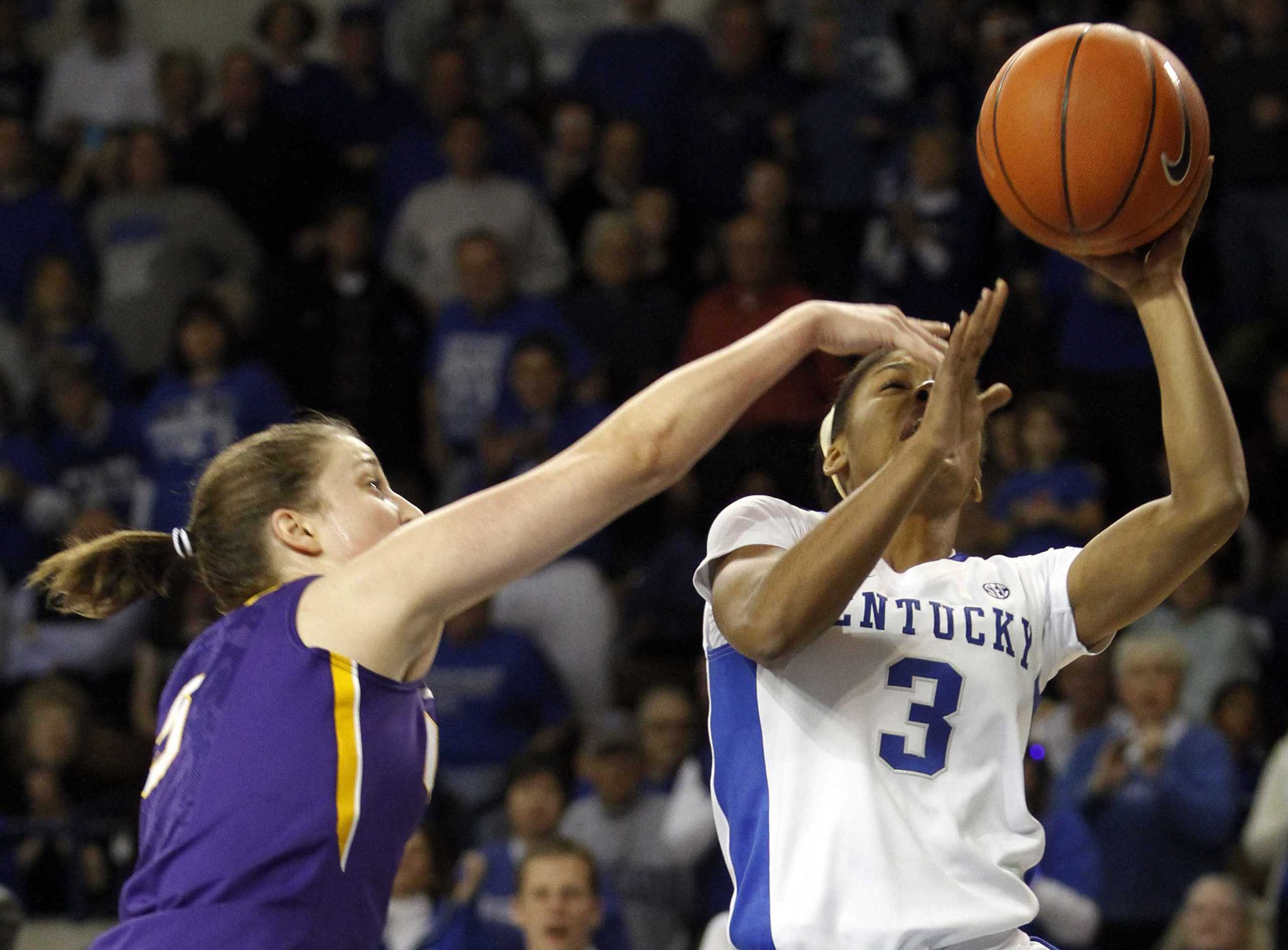 Lady Tigers fall to No. 5 Kentucky, 73-60, for fifth-straight road loss