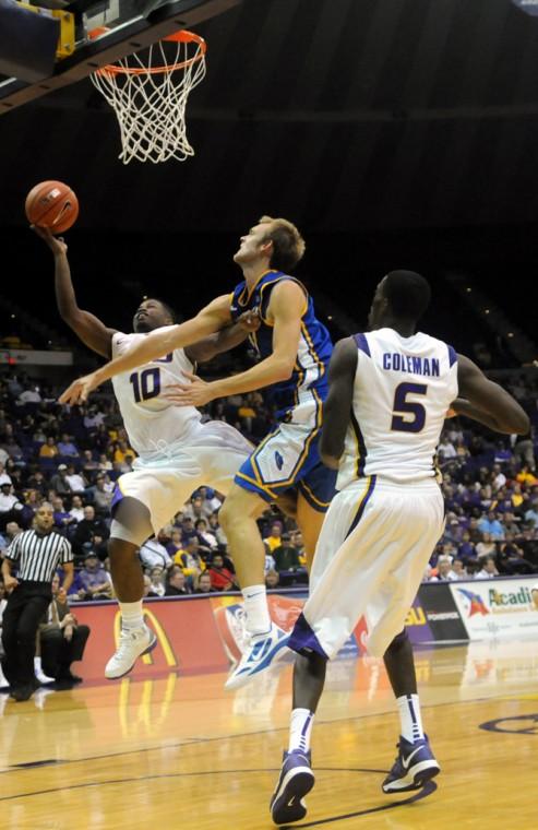 Tigers down Gauchos 77-63