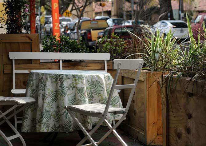 Bacio di Roma, a newly renovated restaurant on West Chimes Street, has outdoor seating available for customers on Saturday, Jan. 19.
 