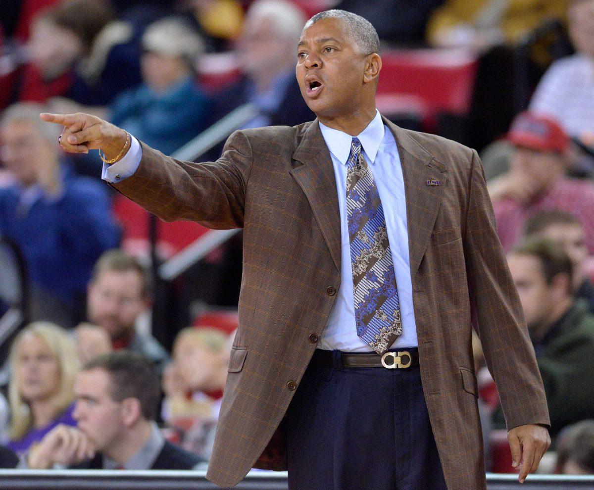 LSU coach Johnny Jones points from the sidelines during the first half of an NCAA college basketball game against Georgia on Saturday, Jan. 19, 2013, in Athens, Ga. (AP Photo/Athens Banner-Herald, Richard Hamm)