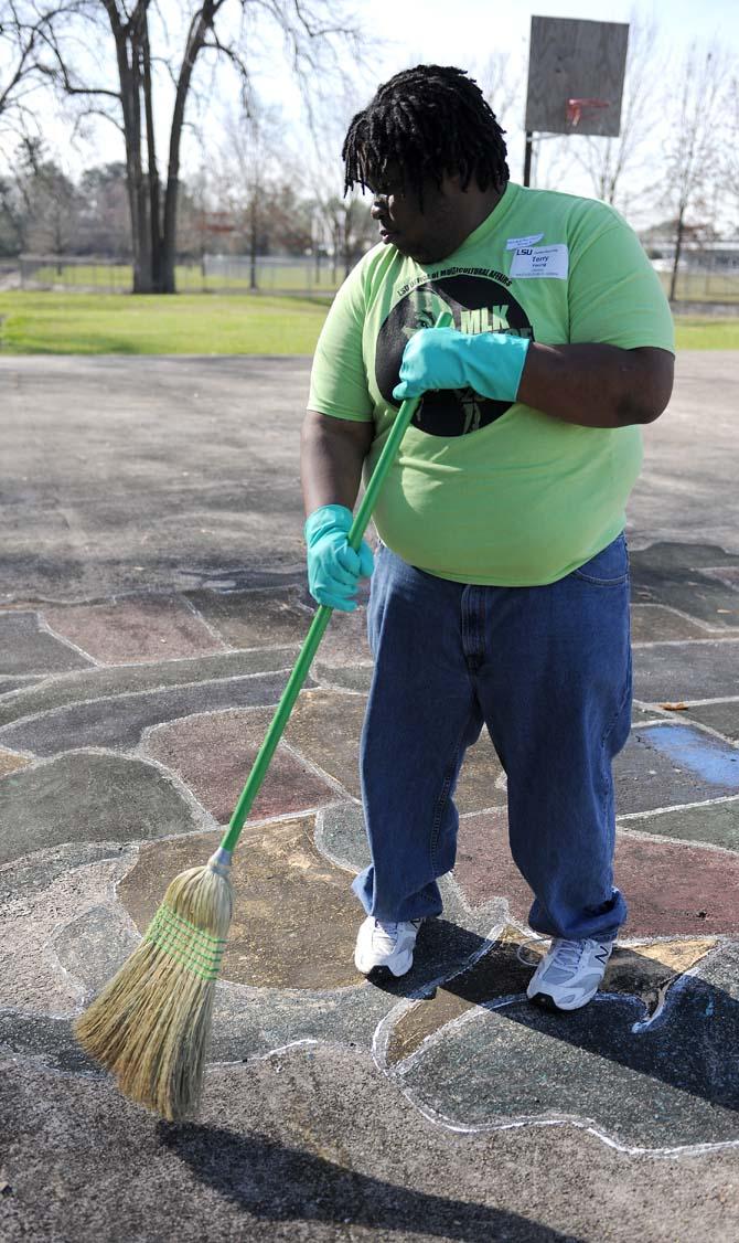 University students serves Old South Baton Rouge Community for MLK Day