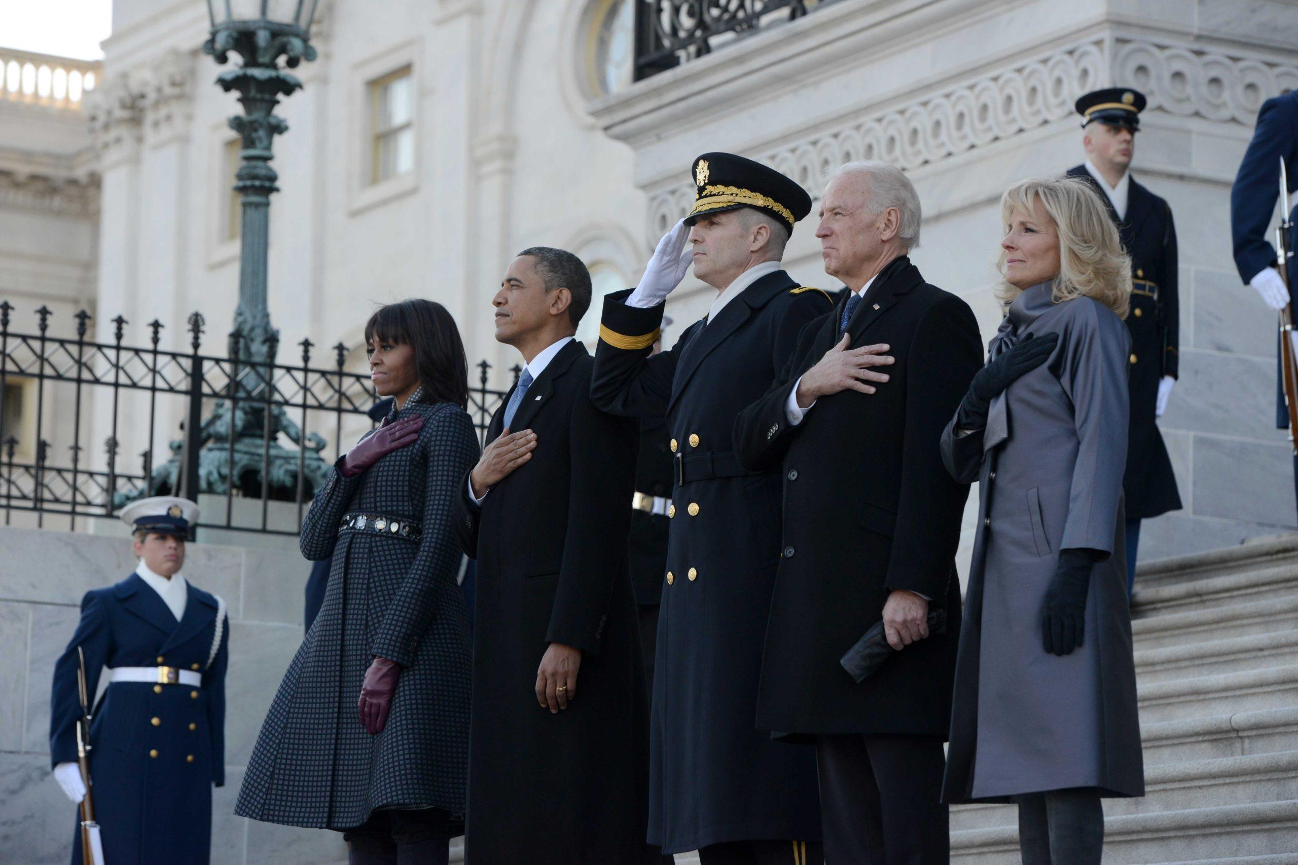 Time to act, Obama declares, taking oath 2nd time