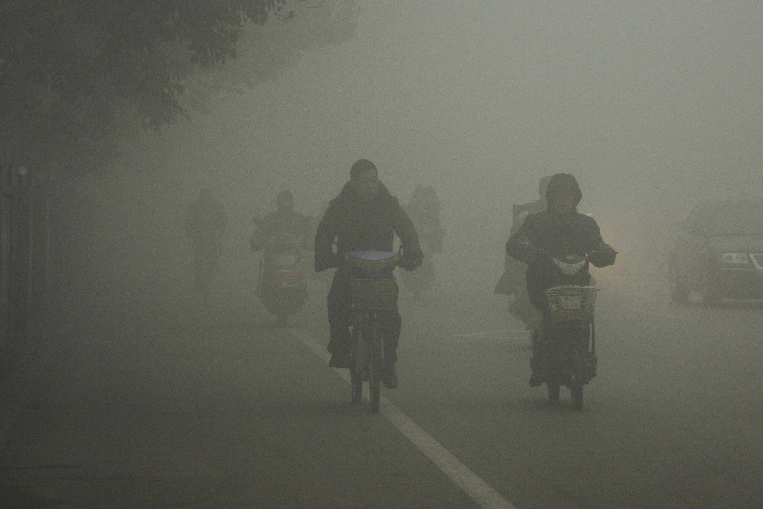 Severe Beijing smog prompts unusual transparency