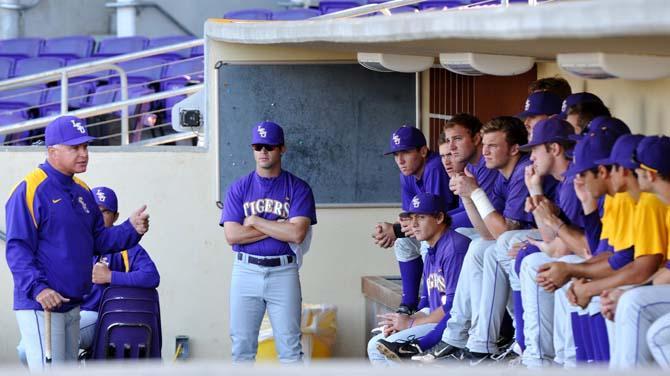 LSU head coach Paul Mainieri talks to players during practice on Monday, Oct. 8, 2012 in Alex Box Stadium.