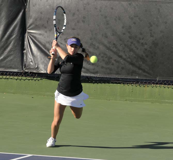 Women's tennis coasts to victory over McNeese State