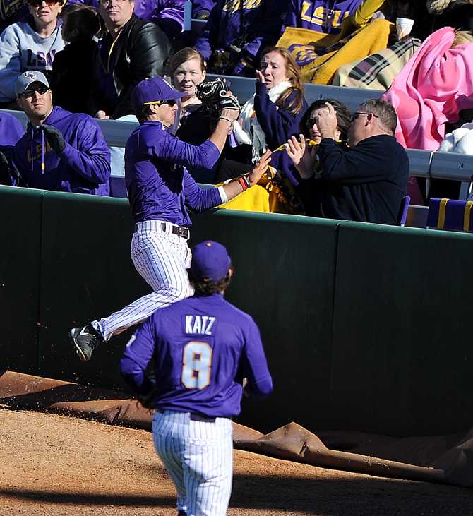 Baseball: Seventh-inning rally sparks 5-1 victory against Maryland