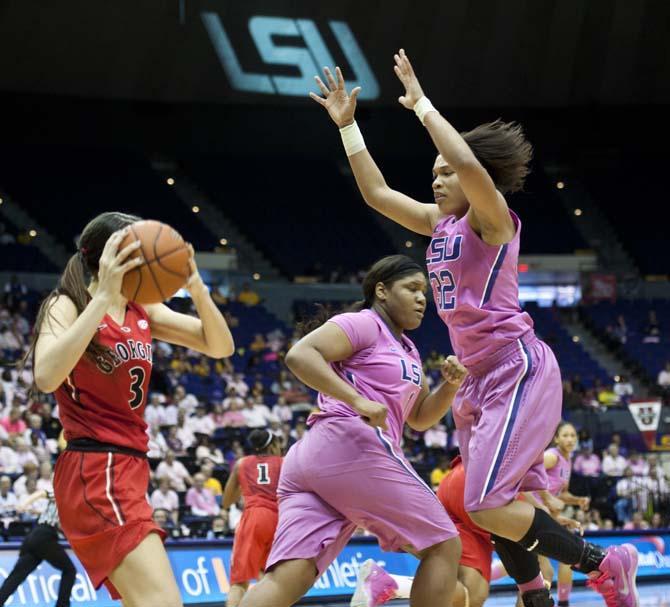 Women's Basketball: LSU upsets No. 9 Georgia