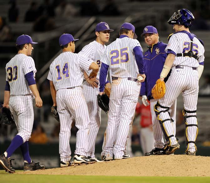 Baseball: LSU scores six runs in eighth inning to top Lamar, 8-1