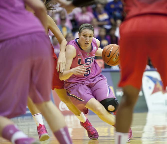 Women's Basketball: LSU upsets No. 9 Georgia