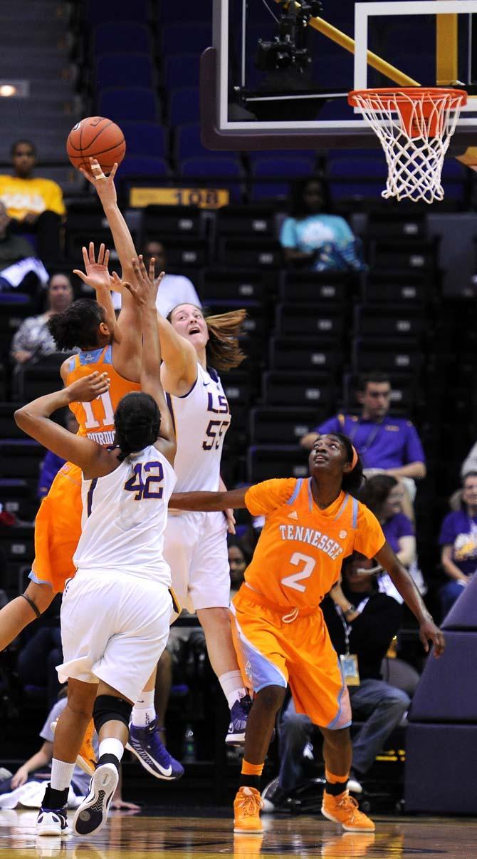 Women's Basketball: Lady Tigers fall to Tennessee in nailbiter