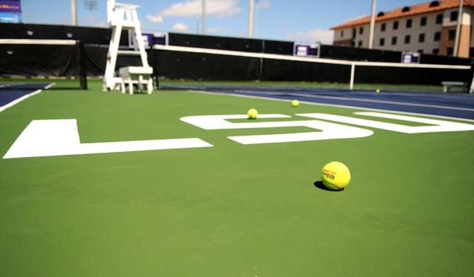 Tennis players use rituals to focus when serving