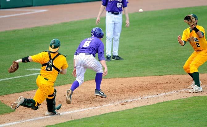 Offense explodes in Tigers&#8217; 13-1 trounce of SLU Lions on Sunday