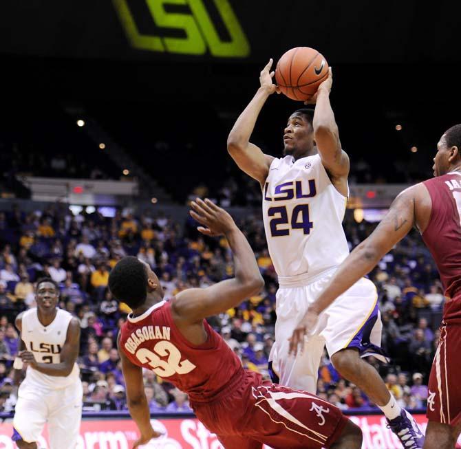 Men's Basketball: Tigers outlast Alabama in a classic, 97-94