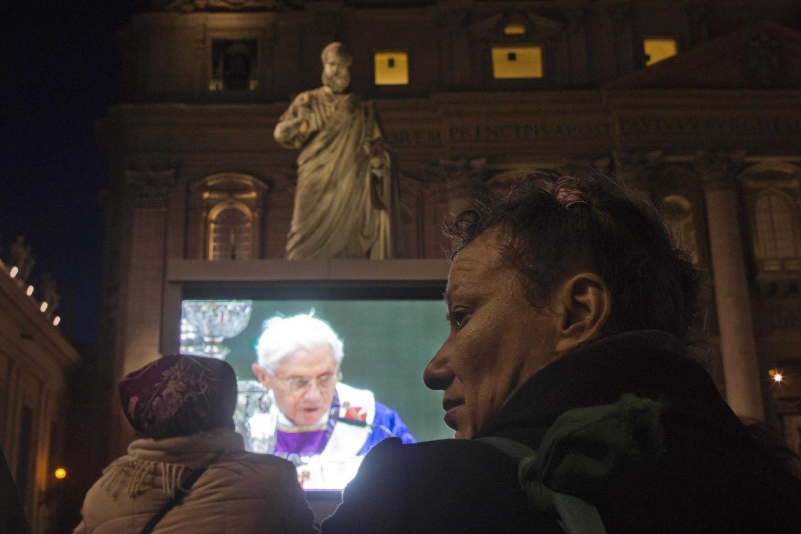 Tears, applause for pope at last public Mass