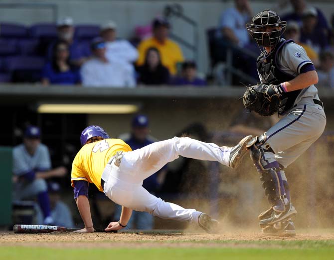 First five batters thrust Tigers to  top Washington