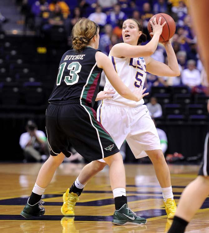 Women's Basketball: Lady Tigers survive first-round scare