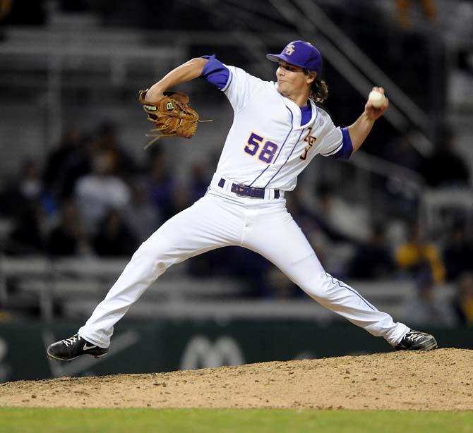 Nola, Ibarra lead Tigers past Huskies, 9-4