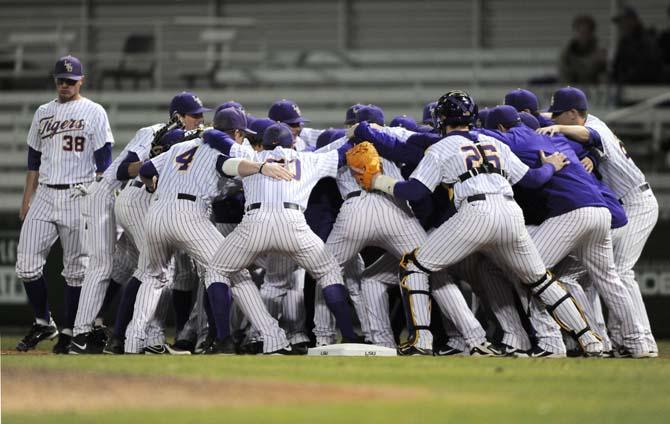 Baseball: Second inning surge fuels 10-2 Tigers victory