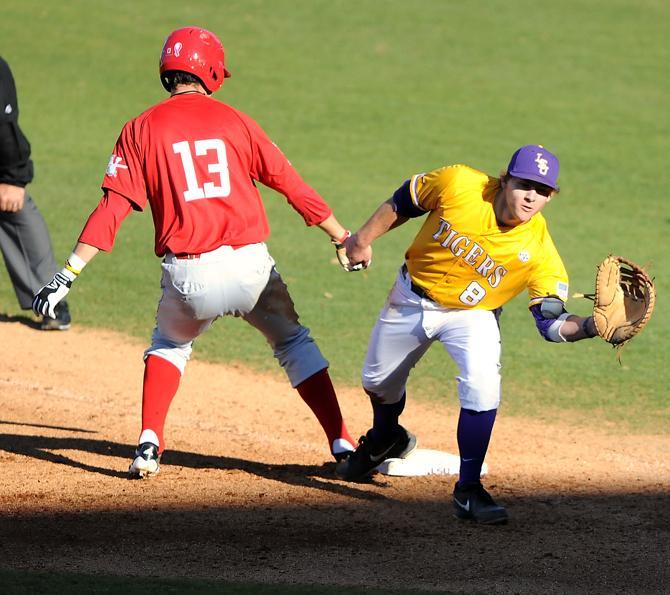 Baseball: Tigers complete weekend sweep against Nicholls, 2-0